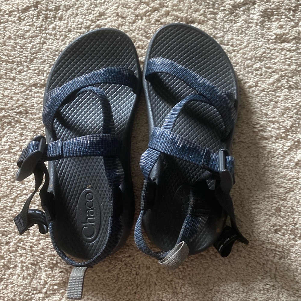 Kids navy blue chacos